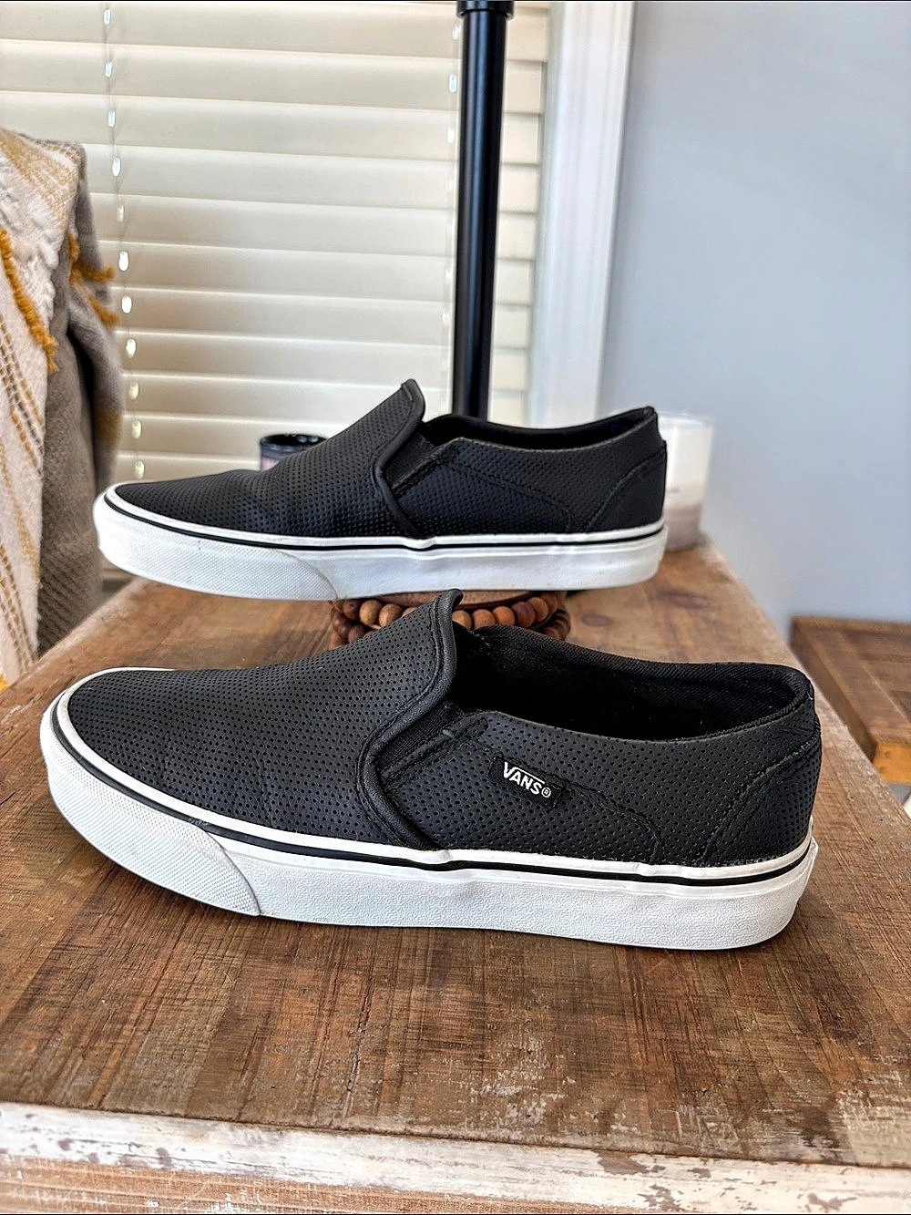 Vans Classic Slip-On Black Slip-On Sneakers US 8